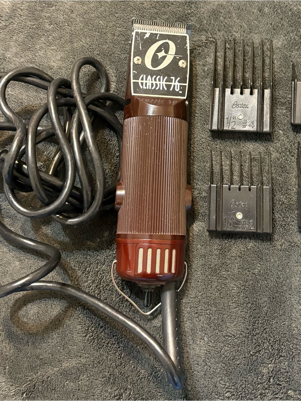 Vintage Oster Classic 76 Heavy Duty Hair Clipper w/ 000 Blade & 4 Guide Combs